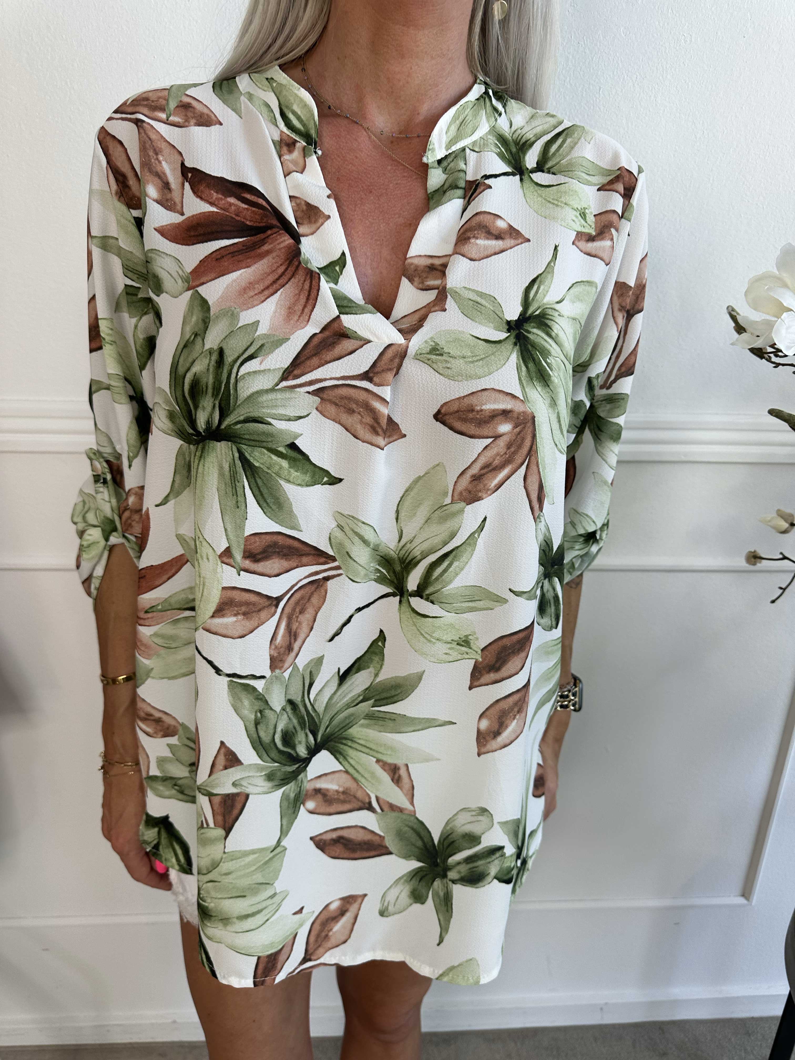 Vanesa Flower - Let og luftig tunika med blomsterprint